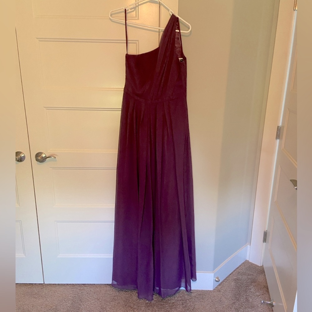 Women’s Formal One Shoulder Gown